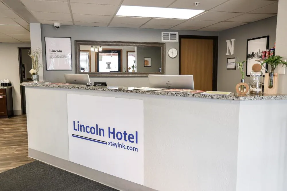 Travelodge by Wyndham Lincoln South hotel hero