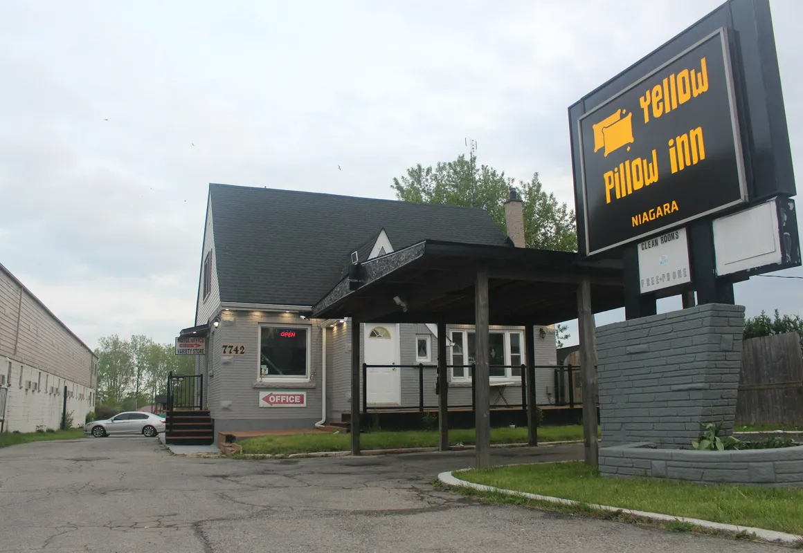 Yellow Pillow inn hotel hero