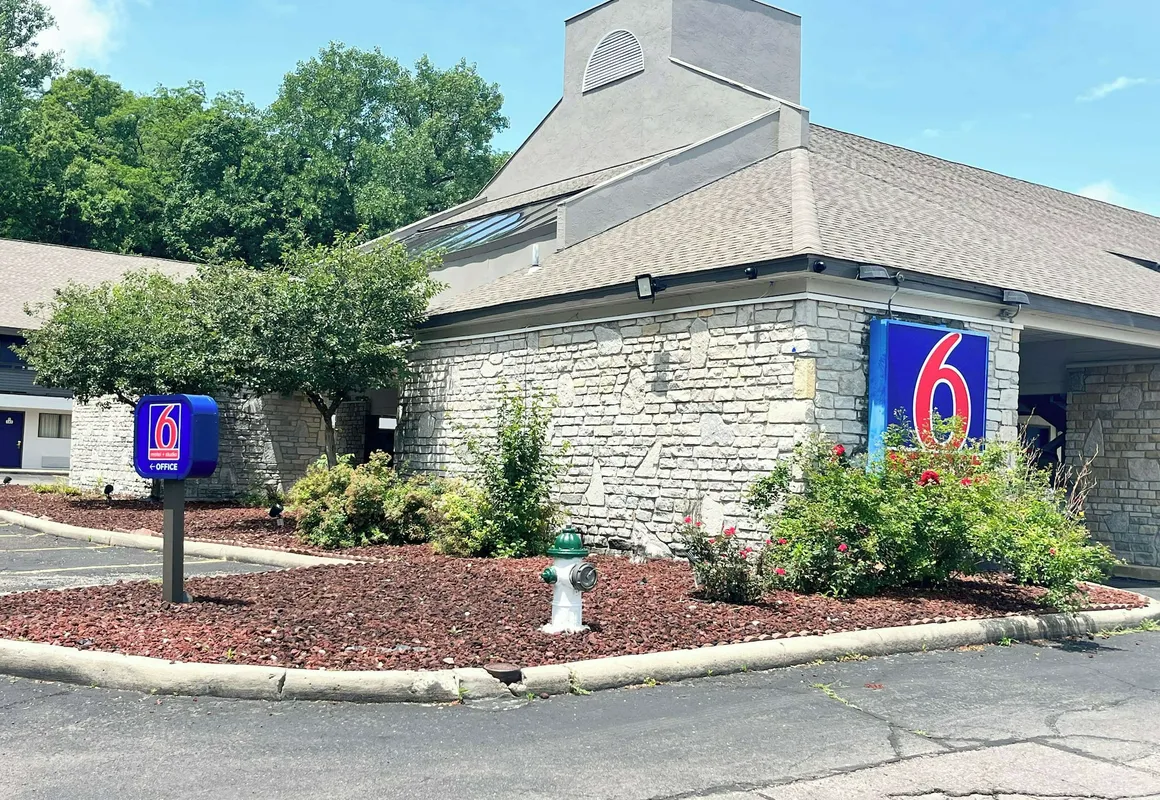 Studio 6 Suites Dayton, Oh - Englewood hotel hero