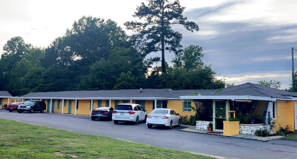 Lamplighter Inn hotel hero