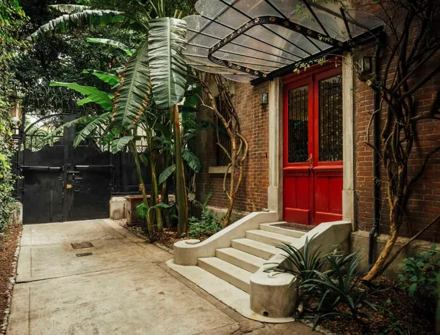 Maison du comte hotel detail image 3