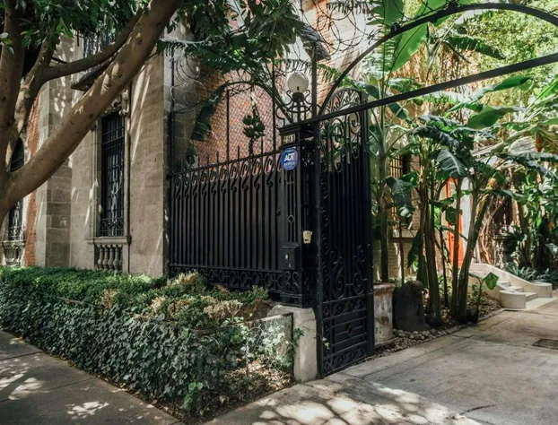 Maison du comte hotel detail image 4