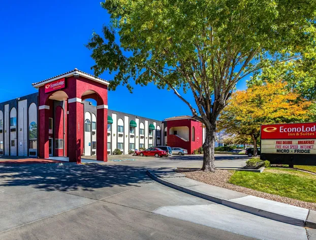 Econo Lodge Inn & Suites Albuquerque East I-40 Eubank Exit hotel detail image 1