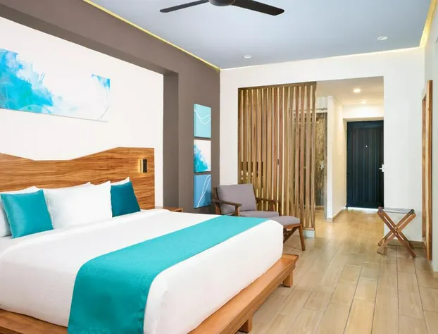 Cristalino Lagoon Front Hotel Restaurant & SPA - Adults Only hotel detail image 4