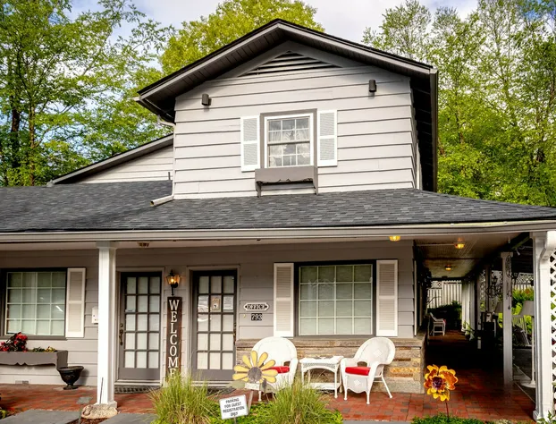 Azalea Garden Inn hotel detail image 3