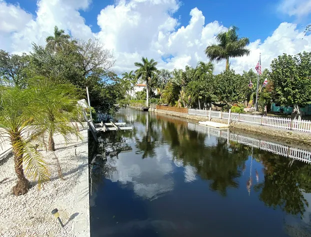 Tarpon Harbor Vacation Rentals hotel detail image 1