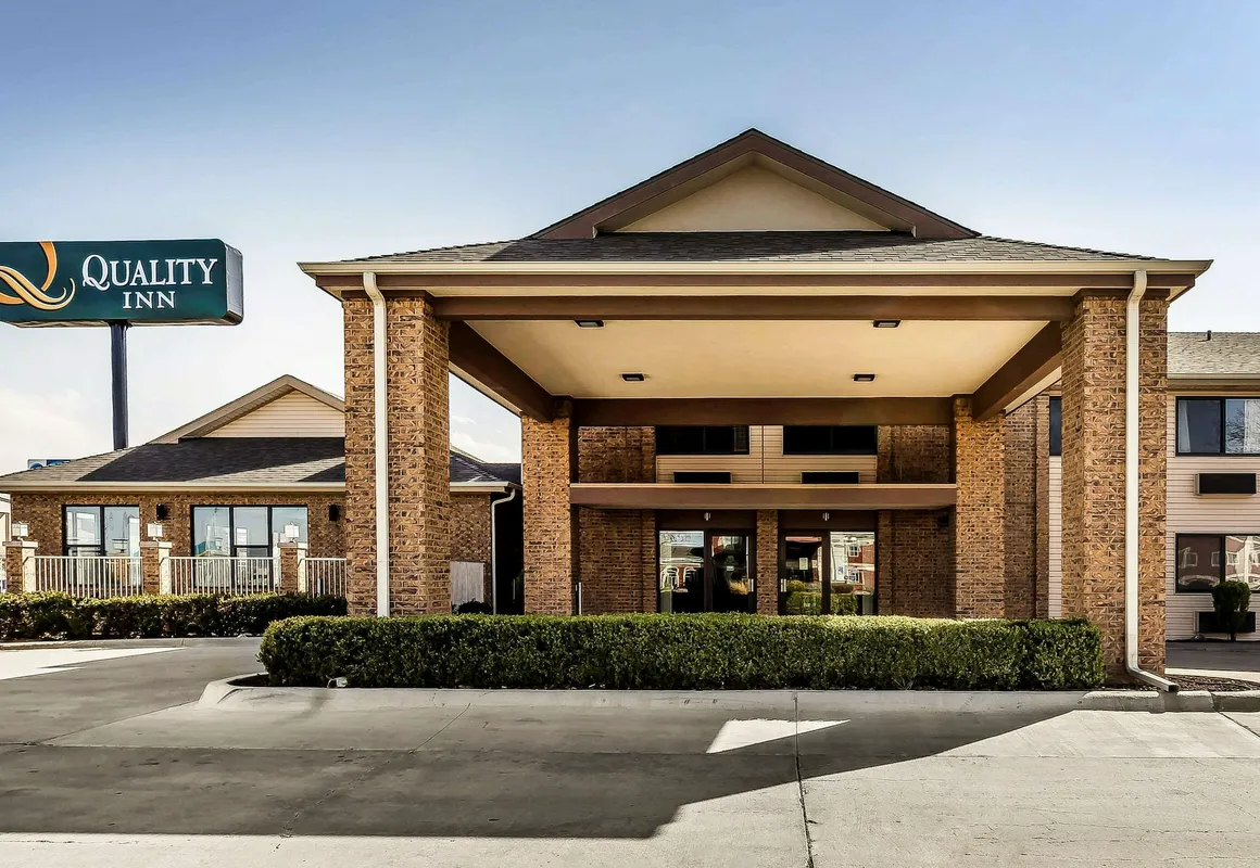 Quality Inn hotel hero