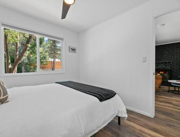 Blue Bear Lodge 4 by Big Bear Vacations Walk To Marina & Village hotel detail image 3