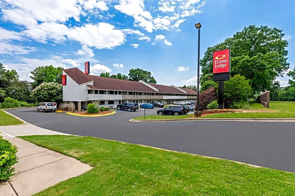 Econo Lodge Charlotte Airport hotel hero