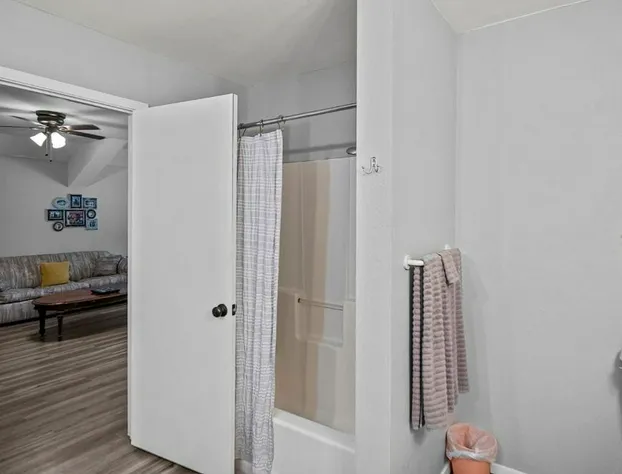 Axtons Bass City Lake Front Resort hotel detail image 1