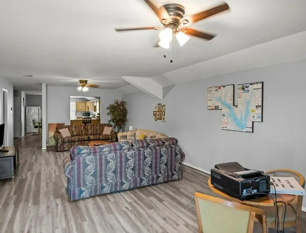 Axtons Bass City Lake Front Resort hotel detail image 2