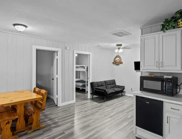 Axtons Bass City Lake Front Resort hotel detail image 4