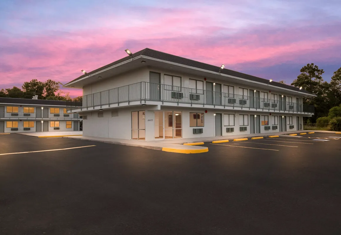 HomeTowne Studios by Red Roof Orange, TX hotel hero