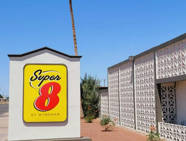Super 8 By Wyndham El Centro North hotel detail image 3