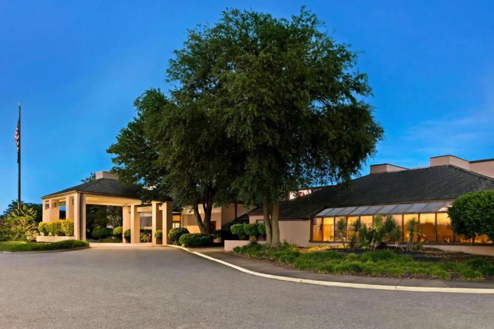 Inn & Suites At Fort Gregg-Adams hotel hero