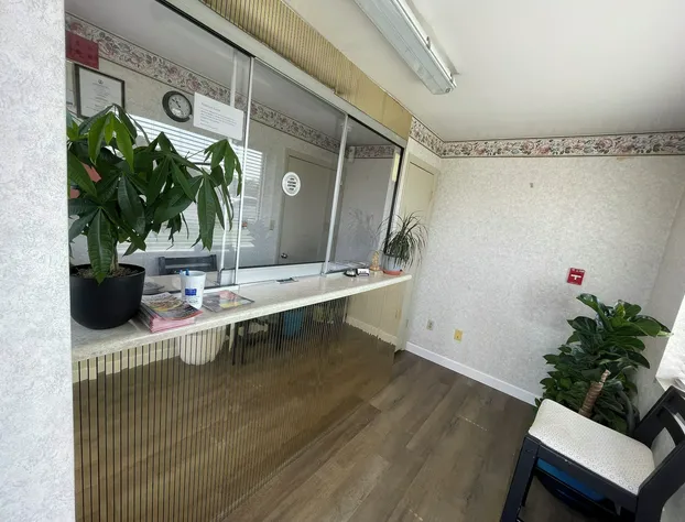 Royal Inn Motel hotel detail image 1