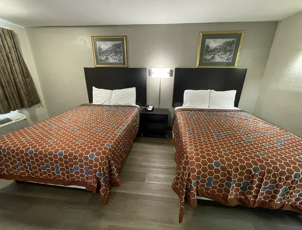 Royal Inn Motel hotel detail image 4