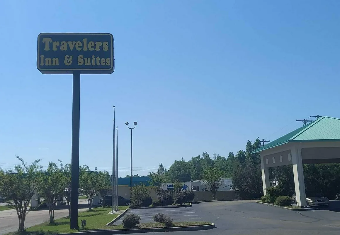 Traveler Inn and Suites hotel hero