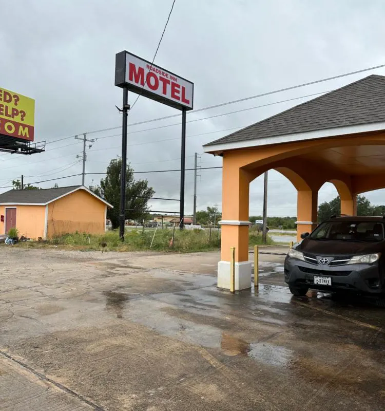 Roadside Inn hotel hero