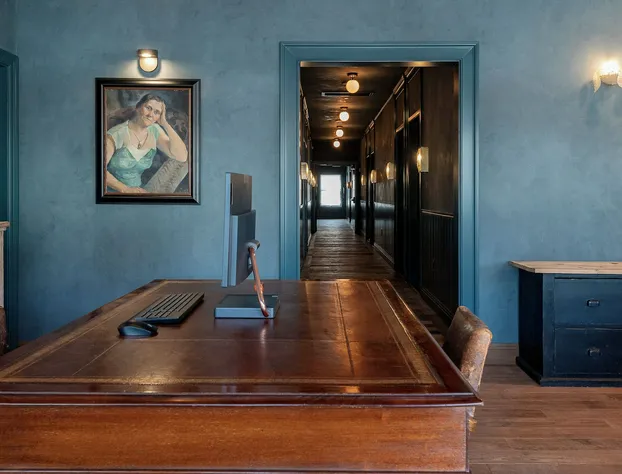 15 Rose Ave hotel detail image 2