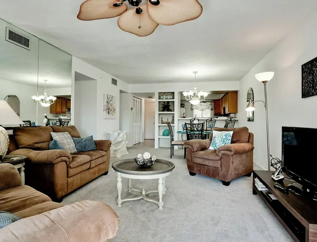 Runaway Bay 213 hotel detail image 3