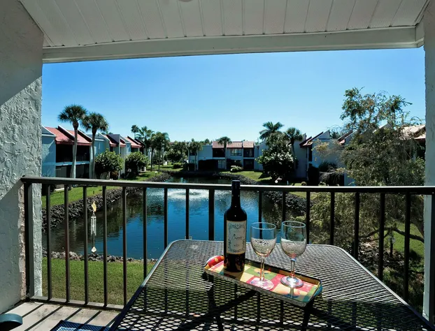 Runaway Bay 213 - 1845191 hotel detail image 1