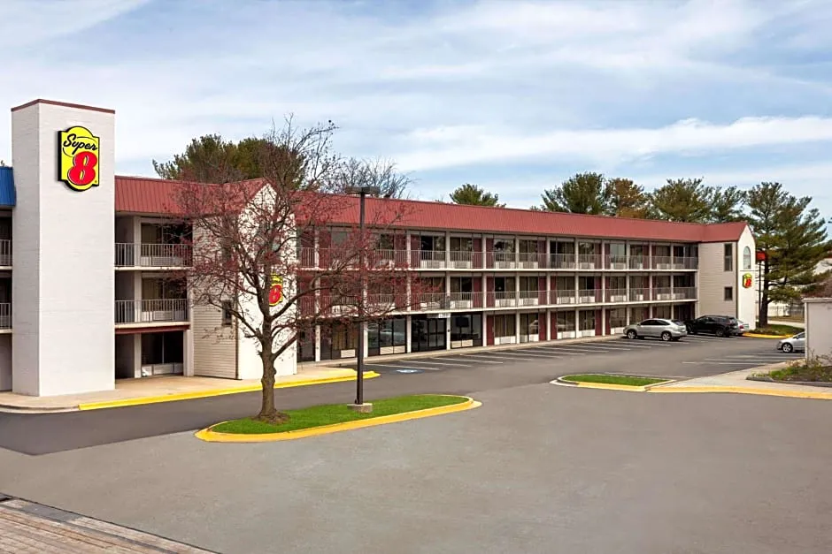 Super 8 By Wyndham Baltimore Northwest hotel hero