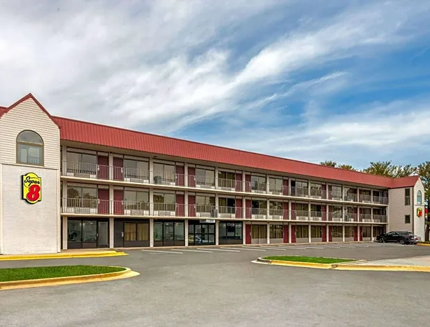 Super 8 By Wyndham Baltimore Northwest hotel detail image 1