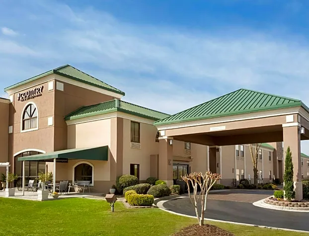 Spark by Hilton Spring Lake Fayetteville hotel detail image 3