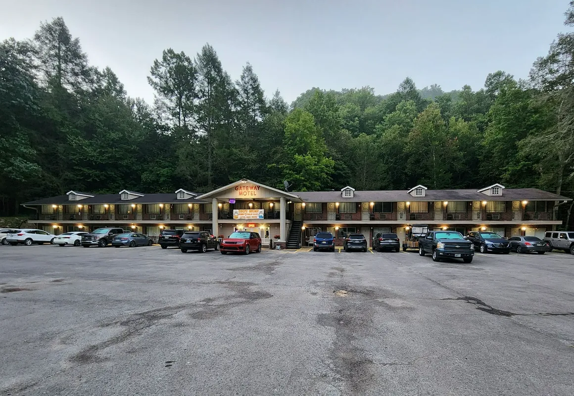 Gateway To The Breaks Motel hotel hero