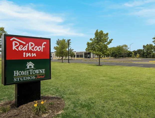 HomeTowne Studios by Red Roof & Conference Center Chicago – N Aurora/ Naperville hotel detail image 4