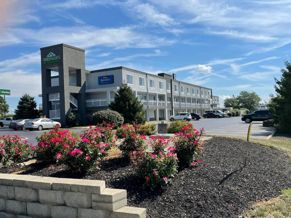 Baymont By Wyndham Dayton North hotel hero