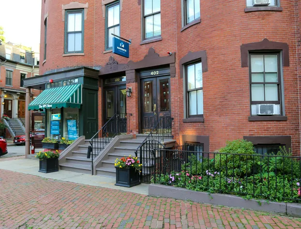 Maverick Suites at 402 Columbus Ave hotel detail image 1