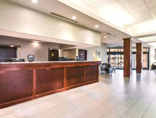 Norwood Inn & Suites Milwaukee hotel detail image 2