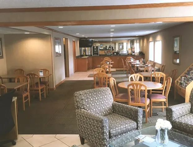 Norwood Inn & Suites Milwaukee hotel detail image 4