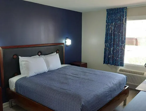 Economy 7 Inn Hampton hotel detail image 1