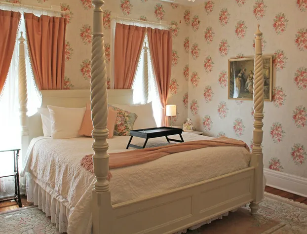 Boonville Luxury Lodging hotel detail image 4