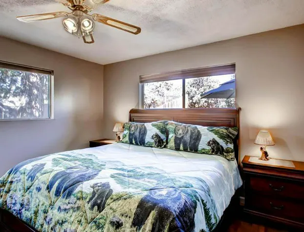 Lazy Bear Lodge hotel detail image 3