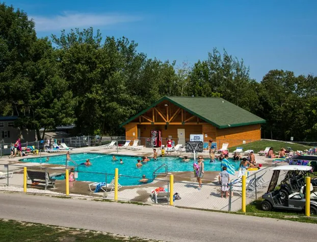 Plymouth Rock Camping Resort Two-Bedroom Park Model 9 hotel detail image 4