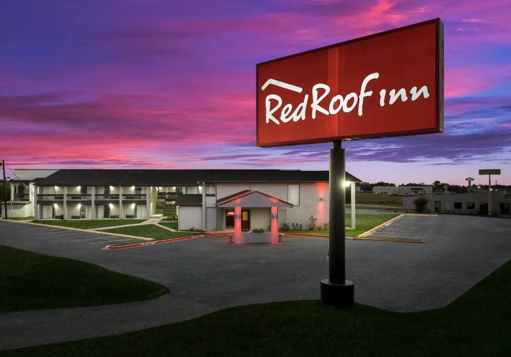 Red Roof Inn Madisonville hotel hero