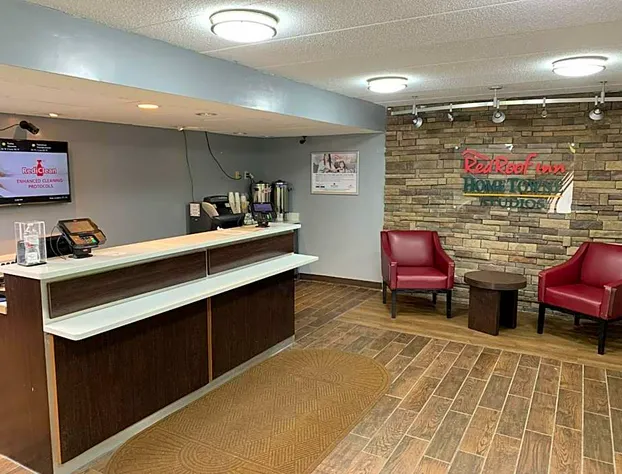 HomeTowne Studios By Red Roof Mystic - New London hotel detail image 1