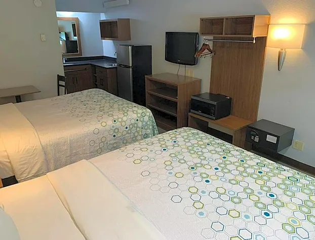 HomeTowne Studios By Red Roof Mystic - New London hotel detail image 2