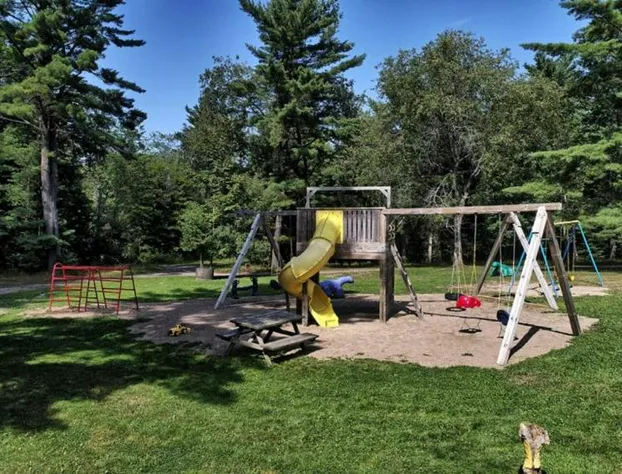 Bonnie Lake Resort hotel detail image 3