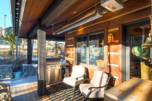 Three Peaks Mountain Lodge hotel detail image 2