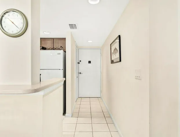 Unit 5216 Ocean Racquet Club hotel detail image 2