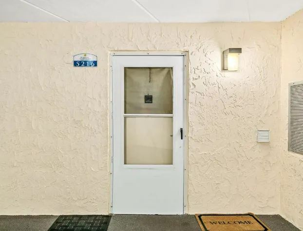 Unit 5216 Ocean Racquet Club hotel detail image 4