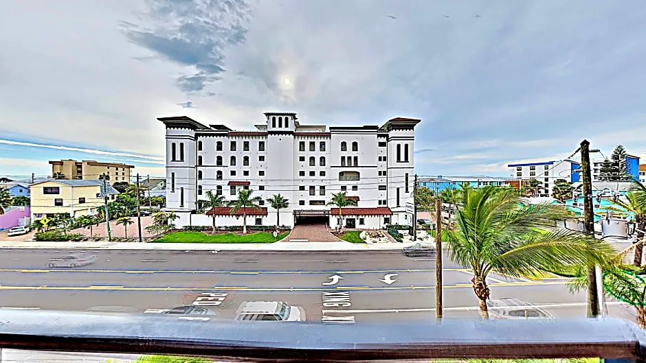 Madeira Bay Resort II by Travel Resort Services hotel hero