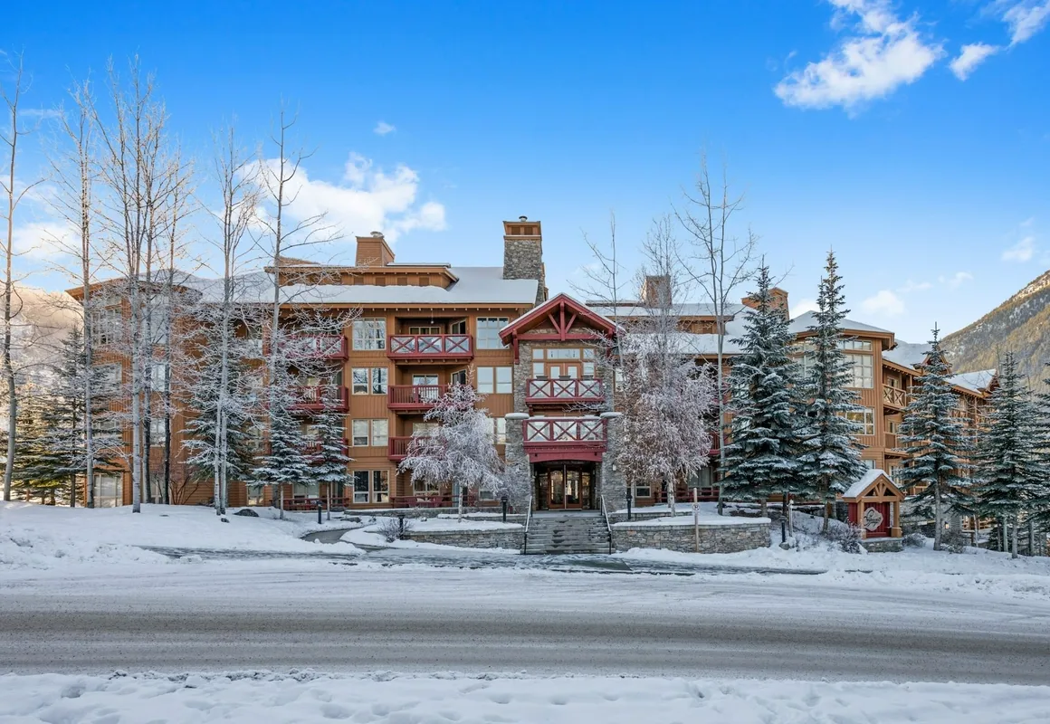 Panorama Springs Lodge hotel hero