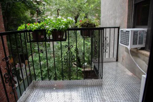 Harlem Lodge hotel detail image 4