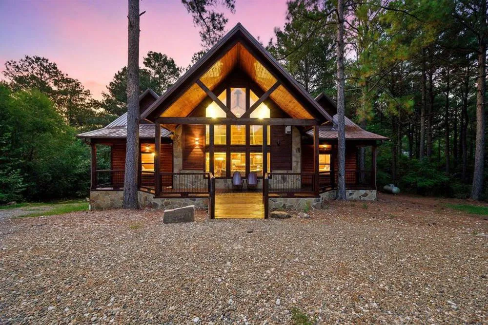 Iron Horse Lodge sleeps 18 Games Fire Pit Hot Tub EV more hotel hero